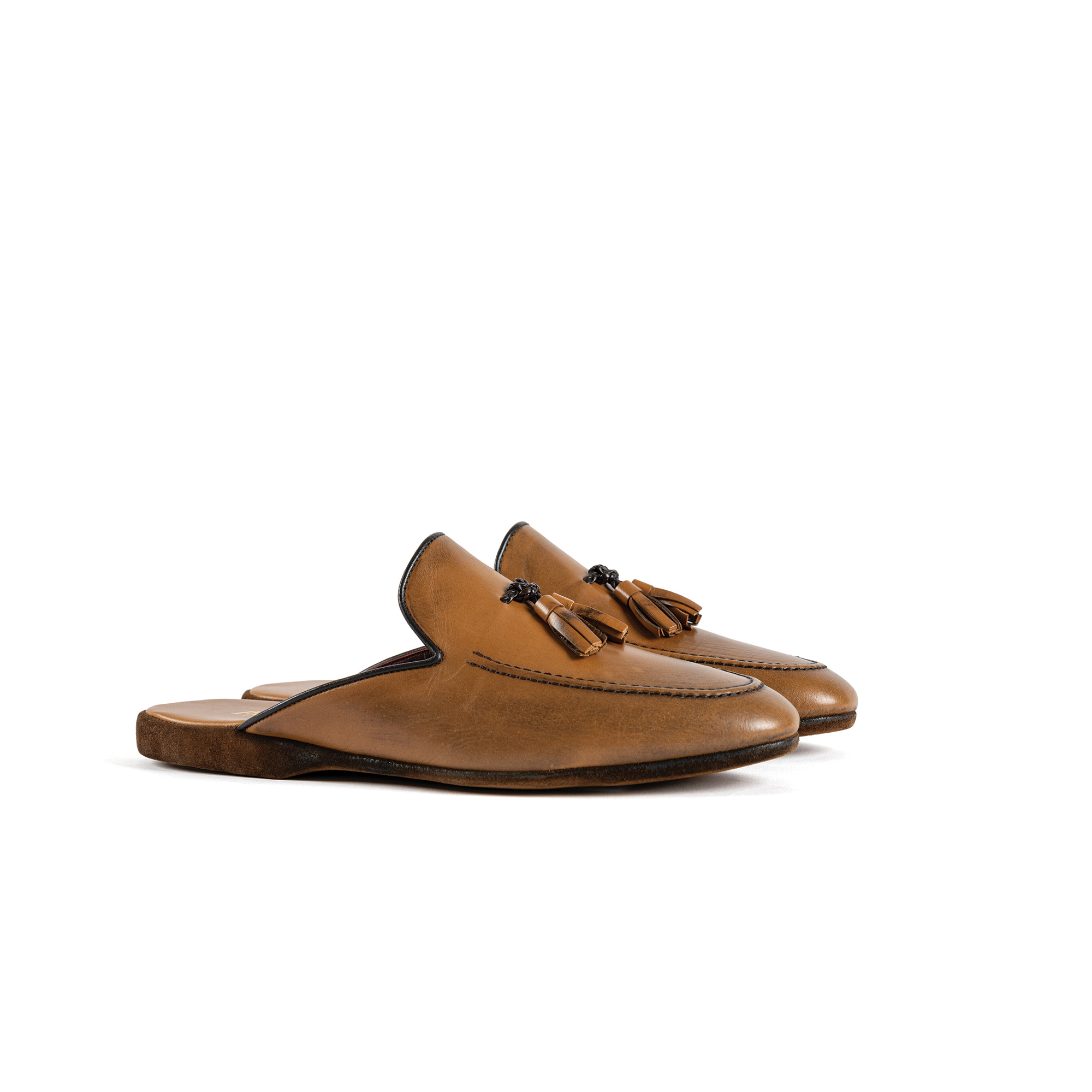 Classic indoor slipper in leather-colored calfskin - Farfalla italian slippers